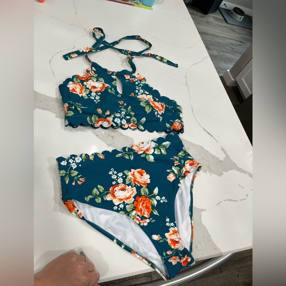 Women’s Floral 2-piece Swimsuit from Cupshe.